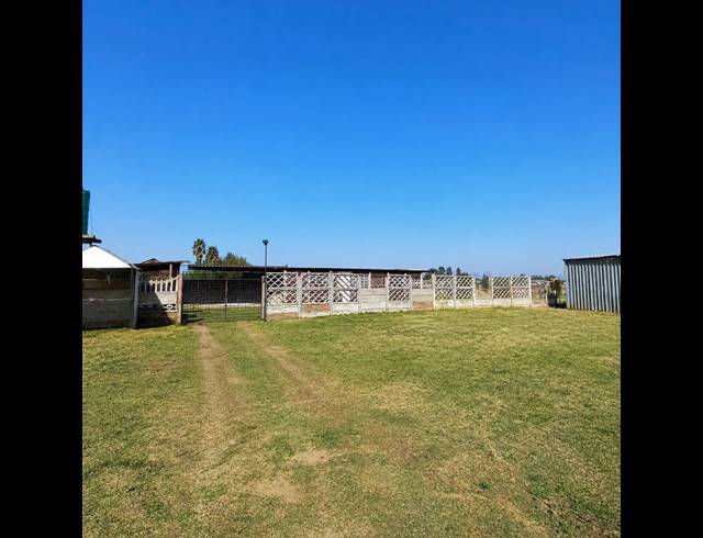 2.80HA SMALLHOLDING FOR SALE IN BOLTONWOLD